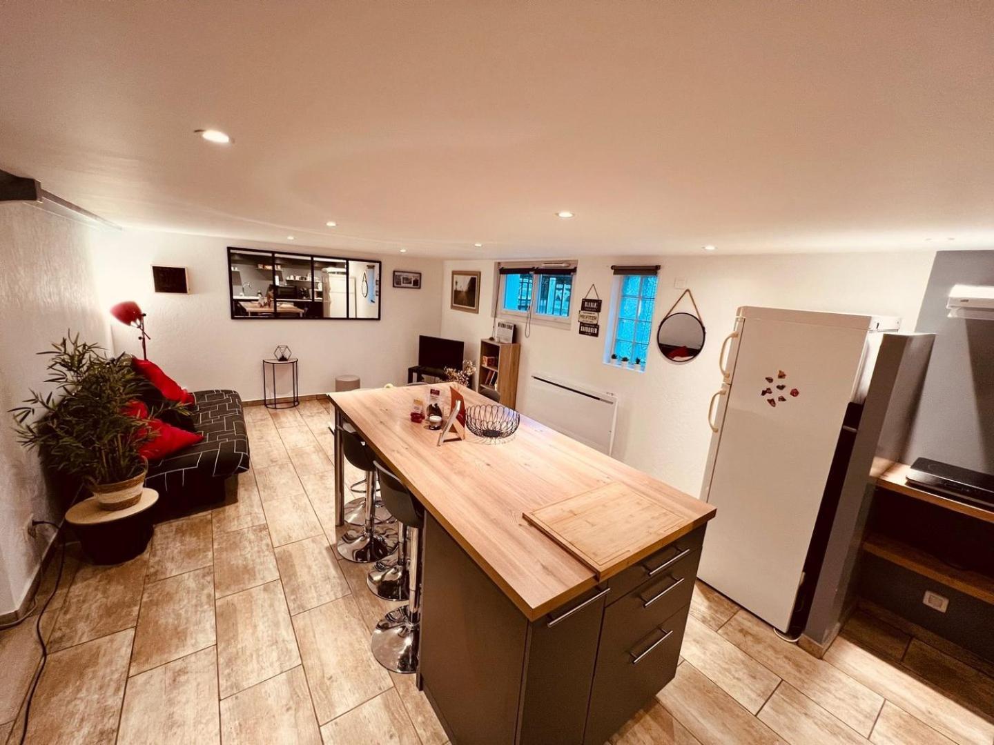 Le Camille Charming With Garden 5 Min Chu Apartment Поатие Екстериор снимка